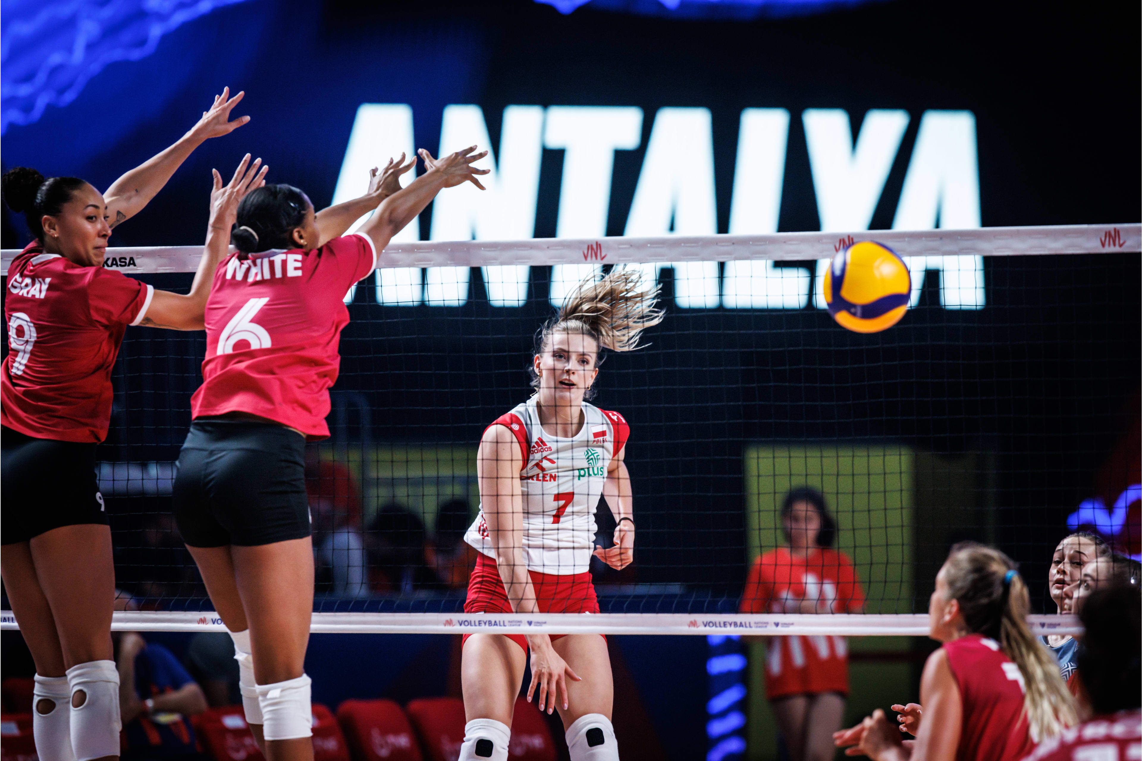 中国队鏖战丹麦队,马琳状态火热 中国队鏖战丹麦队,马琳状态火热