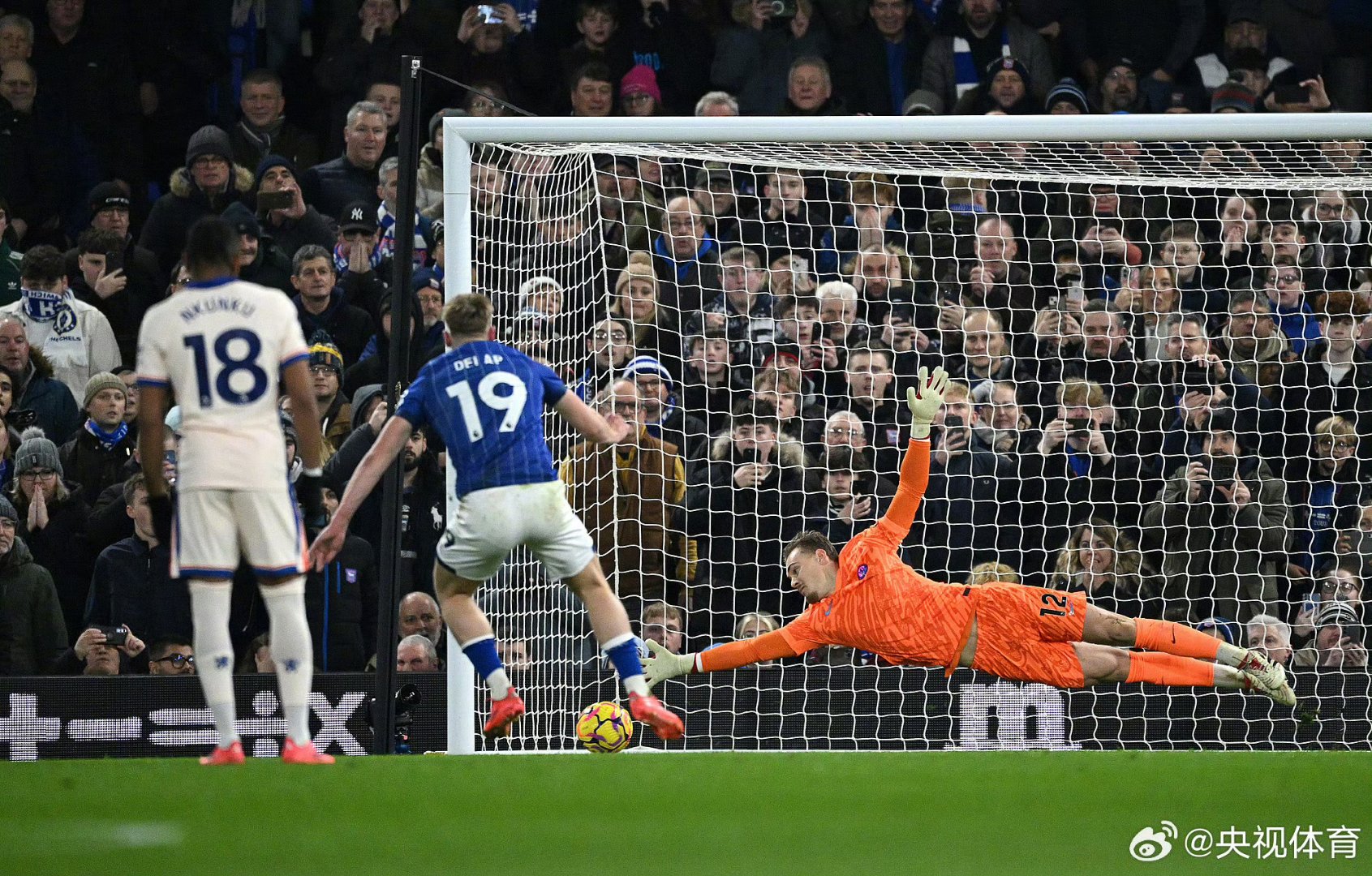 英格兰鏖战多特蒙德,阿尔瓦雷斯关键制胜 英格兰鏖战多特蒙德,阿尔瓦雷斯关键制胜