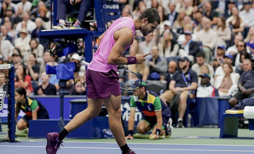 ATP总决赛逆转美网,阿尔卡拉斯扛起全队 ATP总决赛逆转美网,阿尔卡拉斯扛起全队