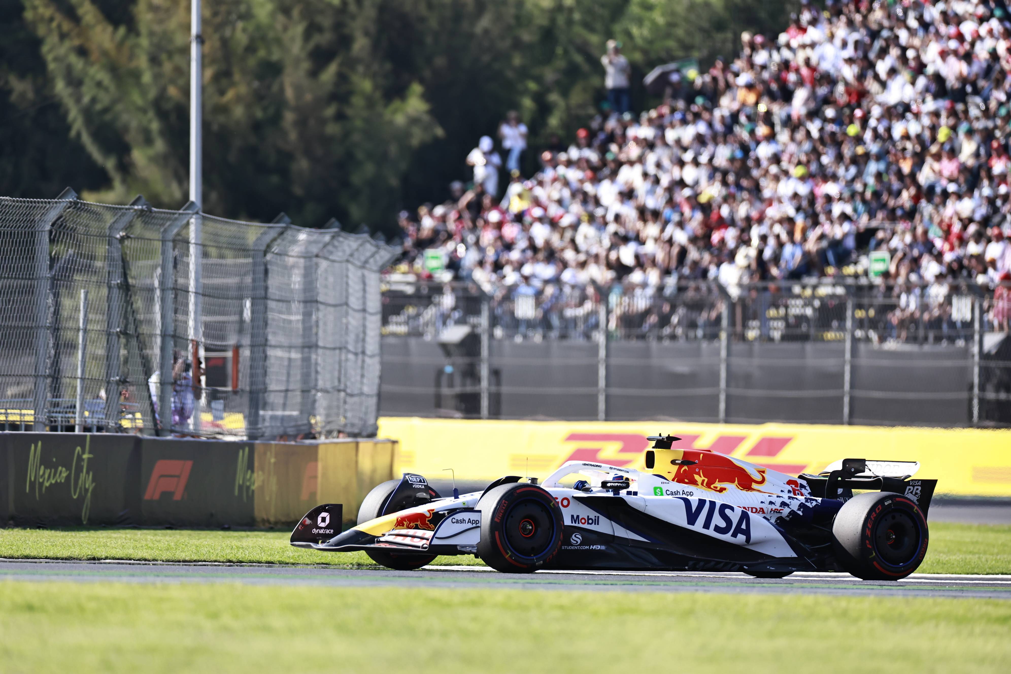 法拉利险胜红牛二队，诺里斯关键制胜