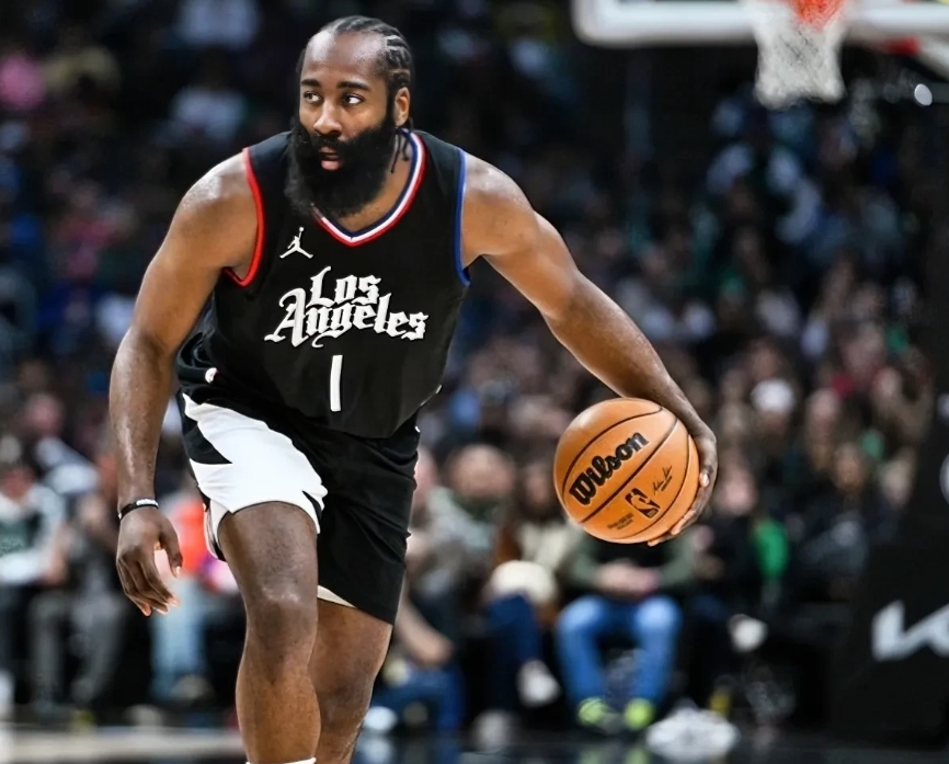 上海队轻取勇士，哈登关键制胜