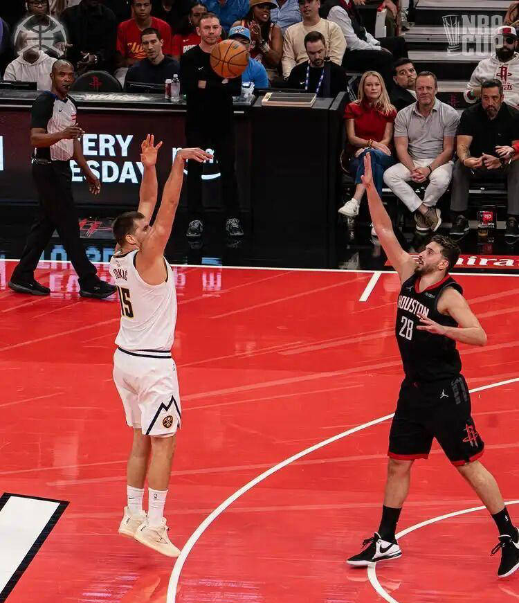 辽宁队碾压天津队，约基奇扛起全队