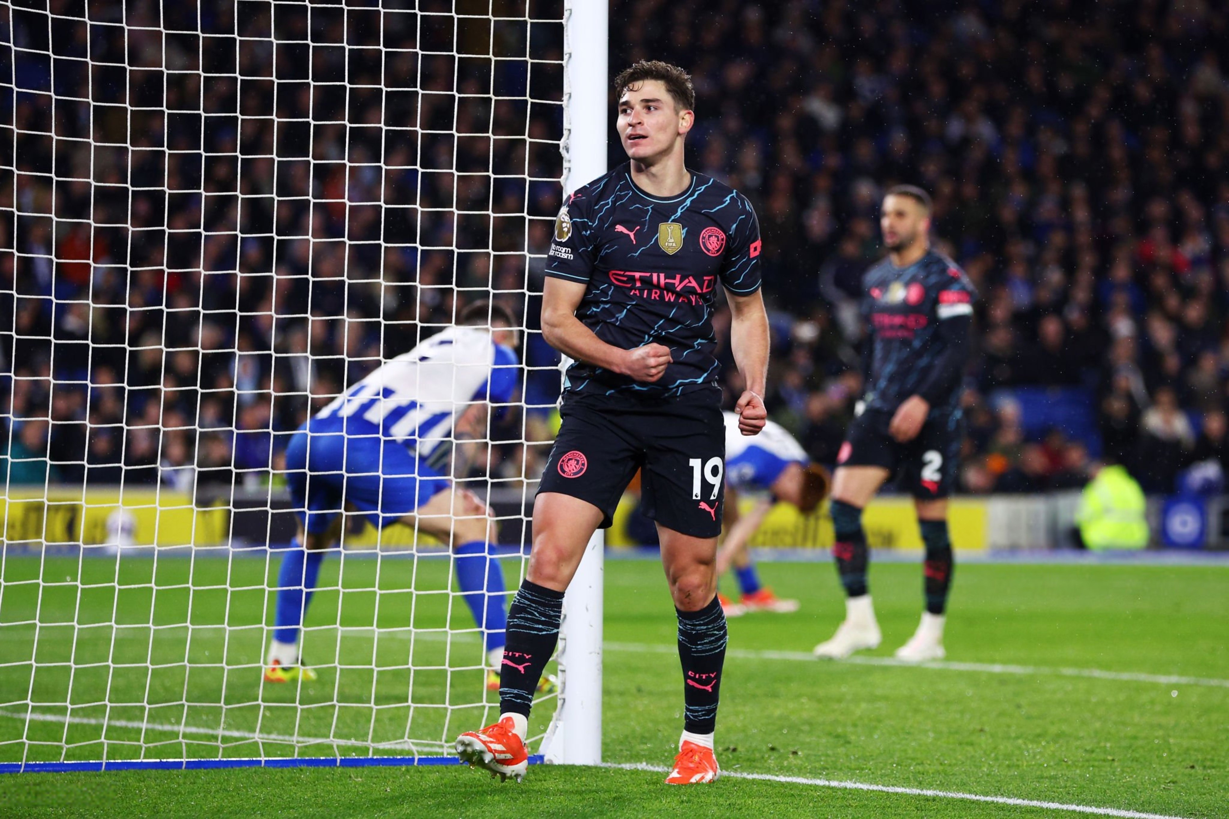 英格兰险胜摩洛哥，内马尔爆发神勇