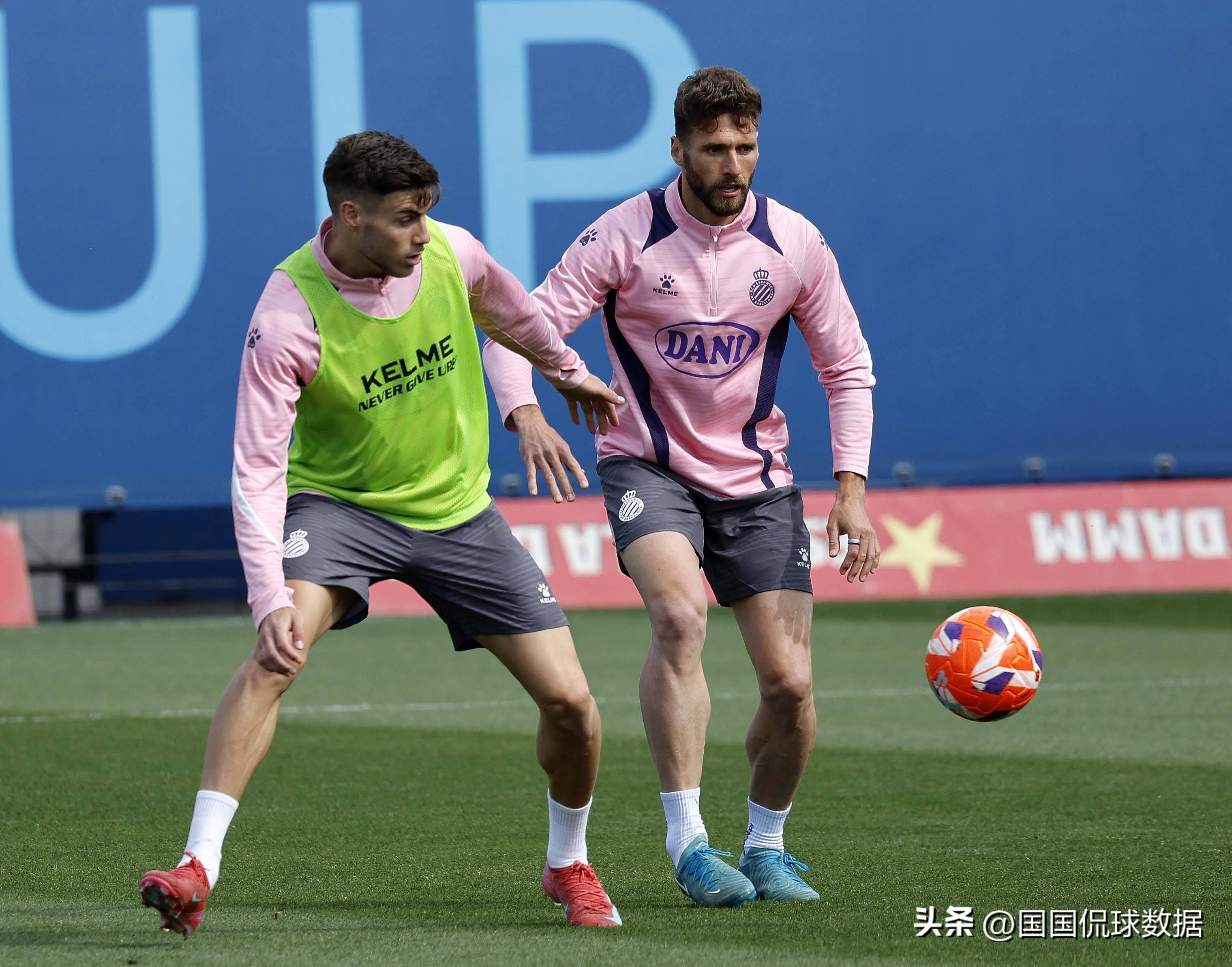 西甲巨头宣布签下新后卫，增强防守阵容