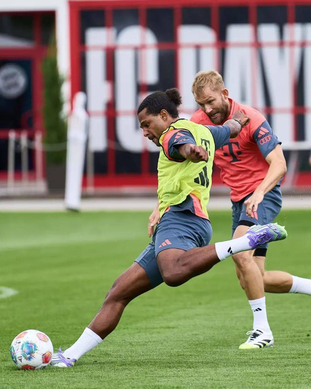 拜仁慕尼黑客场成功击败里昂实力强劲