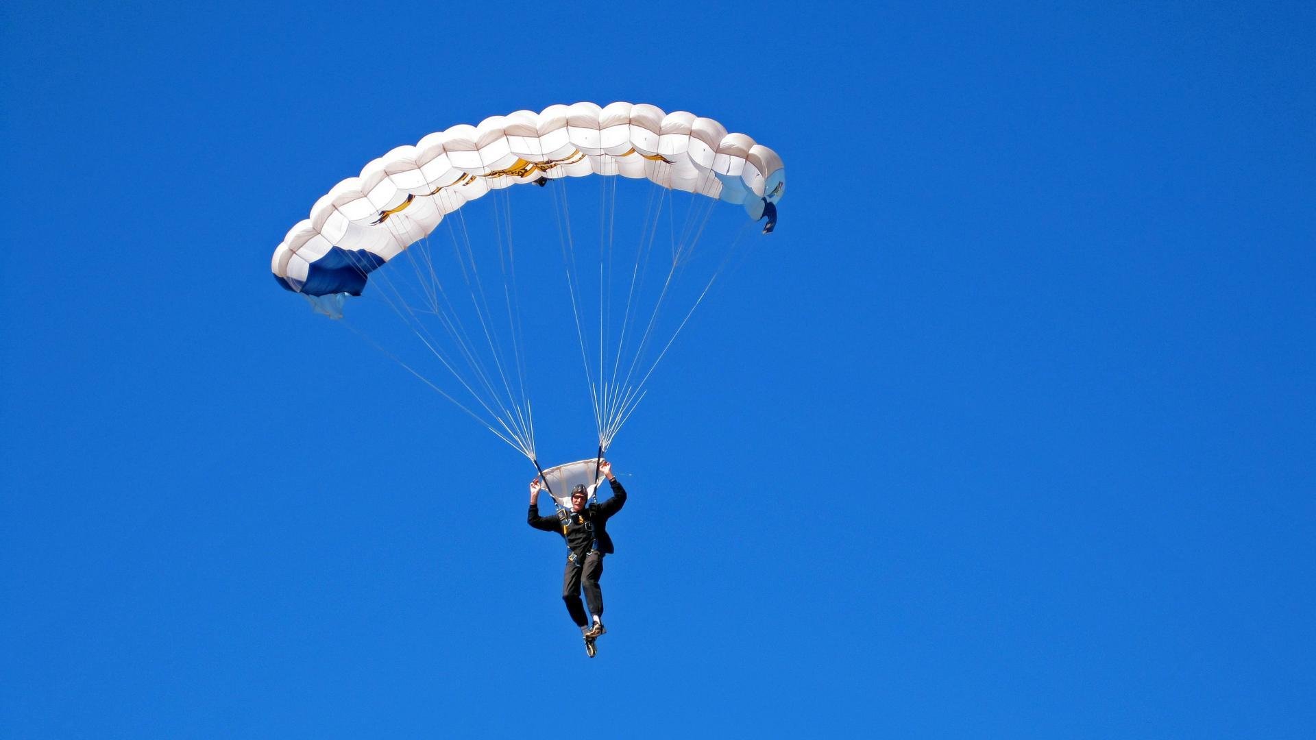 末节之王!西亚卡姆接管比赛,广东队正面击溃黄蜂