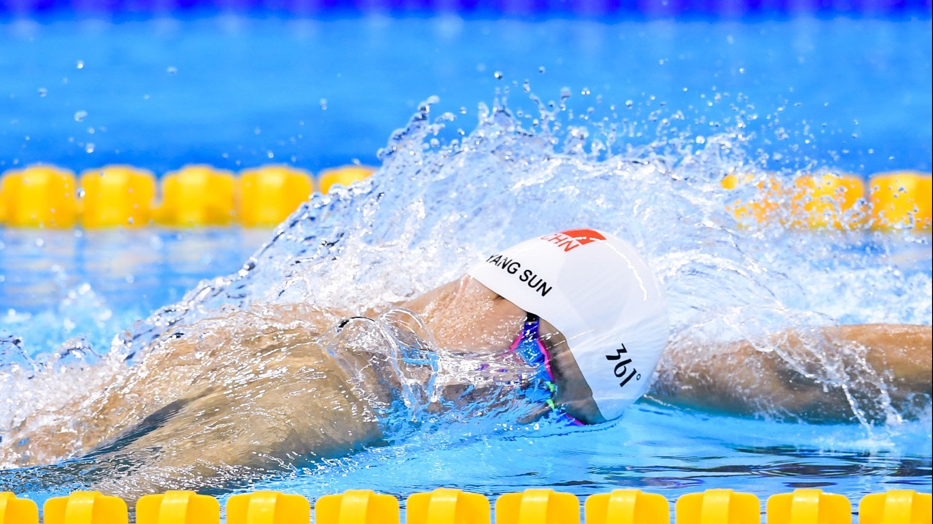 西亚卡姆的节奏魔法,独行侠末节逆转广东,团队篮球的胜利