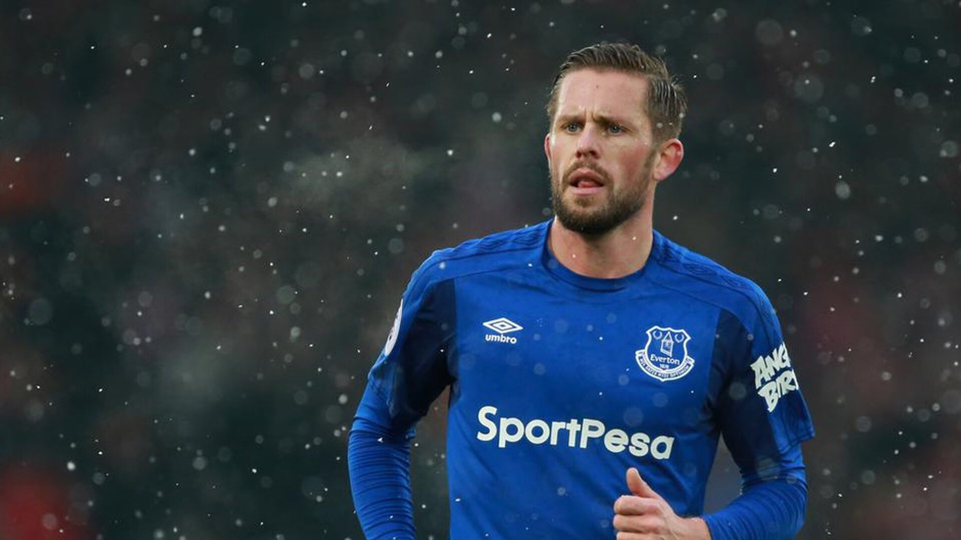 勇士碾压鹈鹕，易建联惊艳四座，一场跨越国界的篮球盛宴